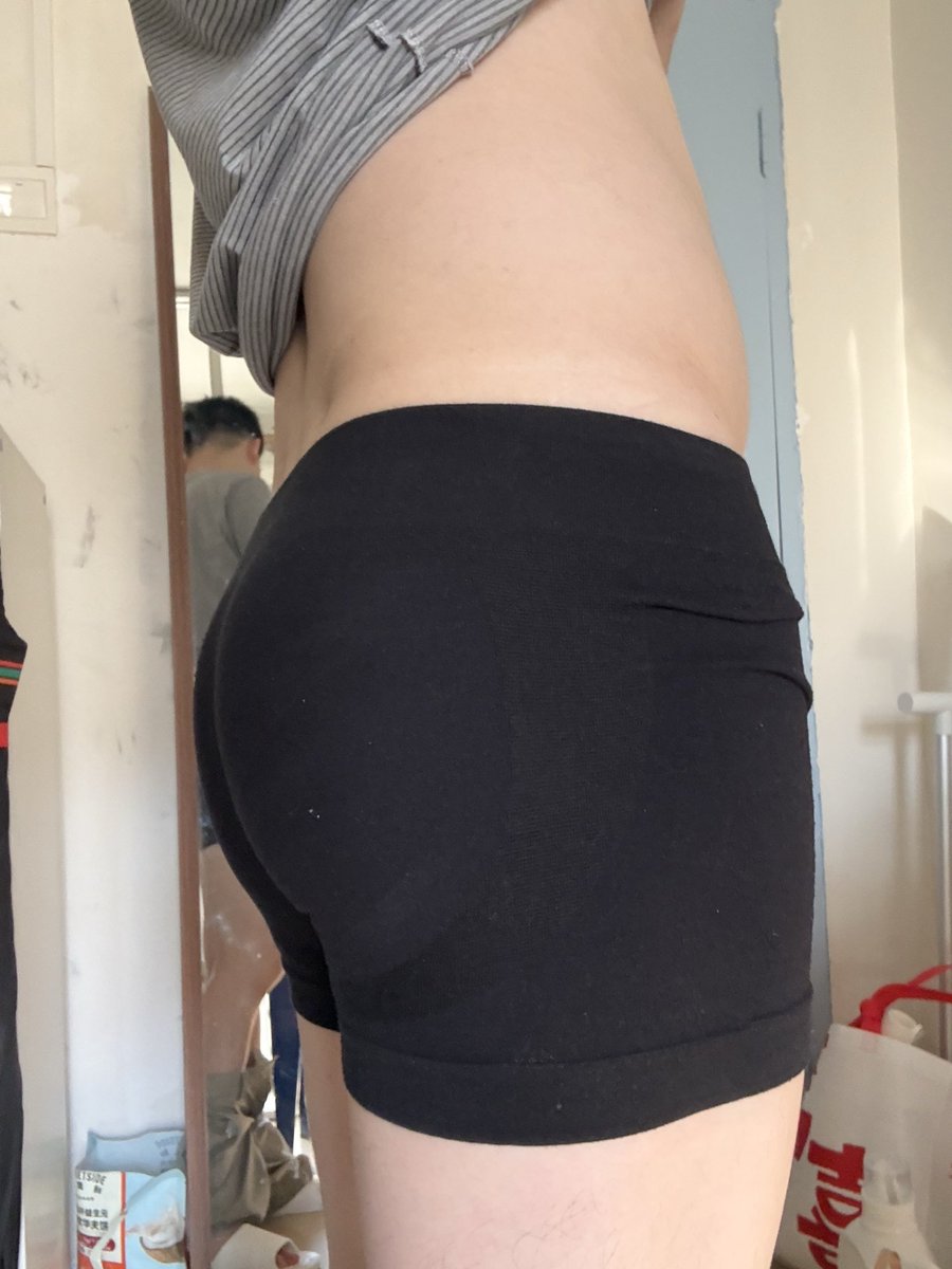 G990712's tweet photo. 可以坐在你的脸上嘛🧸🎐
#gay #butt https://t.co/mVcAYEAkoC