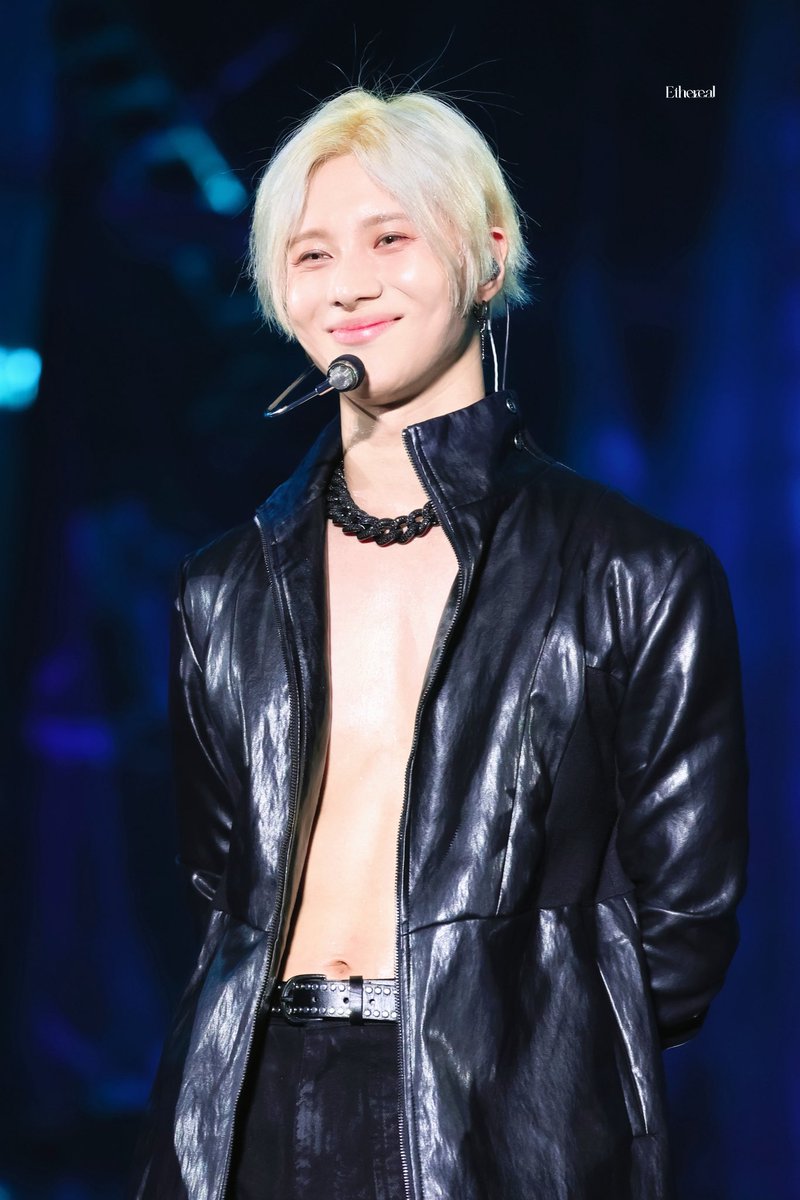 Ethereal_718's tweet photo. 260529 SHINee WORLD VIII 
[THE INVERT] 첫콘 Day1

☺️😯

#태민 #TAEMIN #テミン #泰民 https://t.co/5xpJr0hXOo