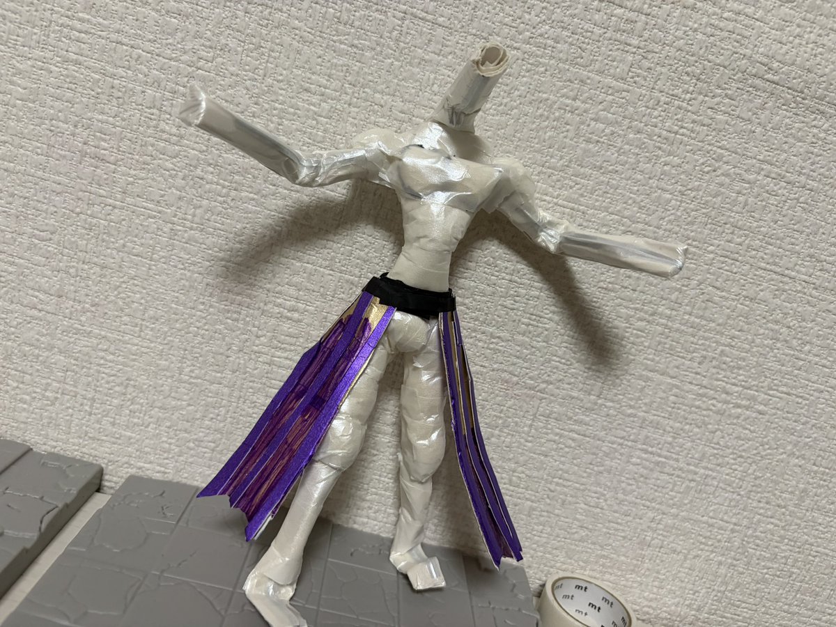 deus106's tweet photo. 大魔王オロロソの厚紙フィギュアが
出来る迄。 https://t.co/xPu5WEjsvF