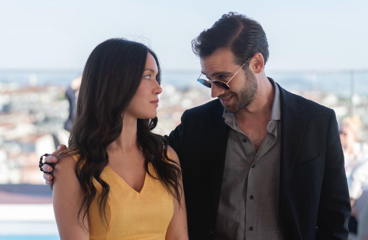 SuleMinozTR's tweet photo. Onları izlemeyi çok özledim #BurakBerkayAkgül #HazalSubaşı #Sahipsizler #AzDev 
Oynarken devleşiyorlar ve oyunculuk yetenekleri o kadar iyi ki tüm duyguyu geçirebiliyorlar bu nedenle total onları Devran ve Azize olarak tanıyor (oynadığı karakterle tanınması oyuncu için ne büyük gururdur )
Yeni projelerini izlemeyi sabırsızlıkla bekliyorum umarım daha da başarılı olurlar ikisi de çok daha fazlasını hak ediyor
