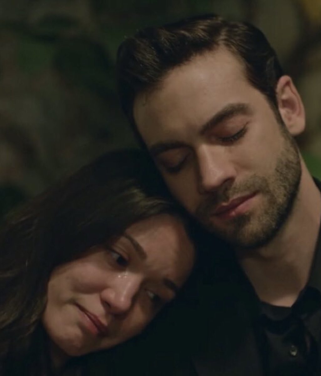 SuleMinozTR's tweet photo. Onları izlemeyi çok özledim #BurakBerkayAkgül #HazalSubaşı #Sahipsizler #AzDev 
Oynarken devleşiyorlar ve oyunculuk yetenekleri o kadar iyi ki tüm duyguyu geçirebiliyorlar bu nedenle total onları Devran ve Azize olarak tanıyor (oynadığı karakterle tanınması oyuncu için ne büyük gururdur )
Yeni projelerini izlemeyi sabırsızlıkla bekliyorum umarım daha da başarılı olurlar ikisi de çok daha fazlasını hak ediyor