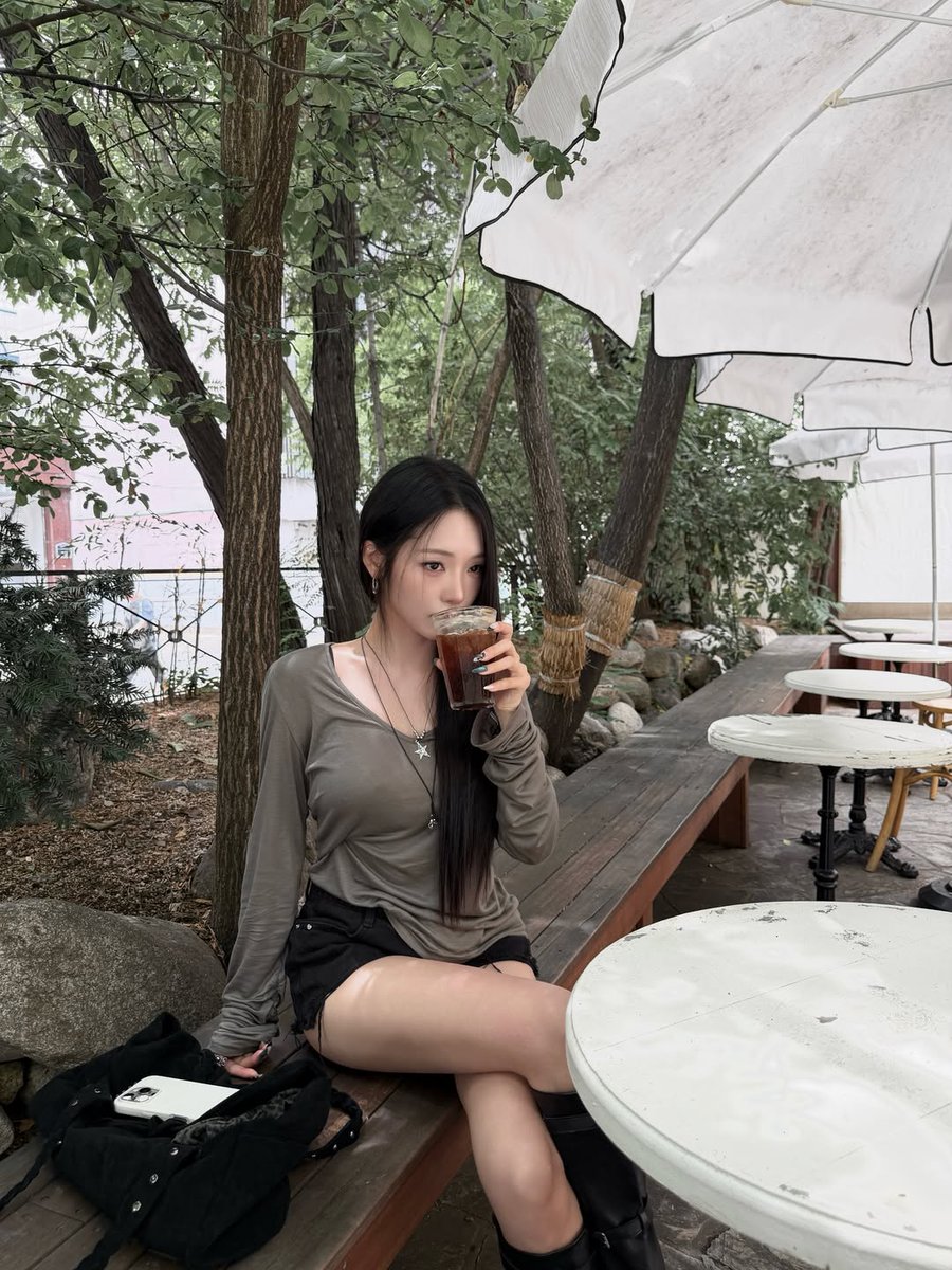 fiq_D_flover's tweet photo. [🐑 rosieline_] -Instagram Update-

This week starts 🚶🏻‍♀️,,

#노지선 #RohJisun https://t.co/dDAWu7SIkq