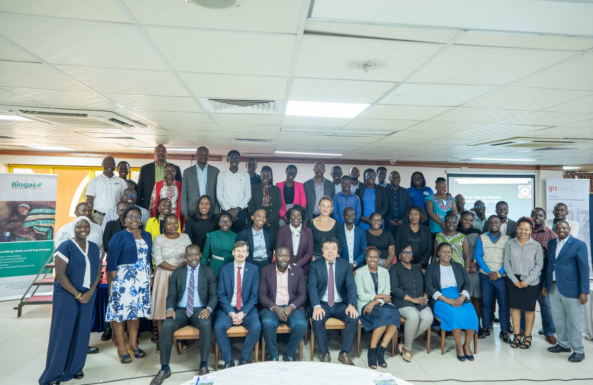 SNVinUganda's tweet photo. 1/#Thread: For 5 years, the #ABC project partnered with @giz_uganda & @BiogasUganda to catalyse the biodigester sector in Uganda, resulting in:
✅ 2,215 biodigester installed.
✅ UGX 1.268 billion in credit given
✅Sector growth from Pioneering to Expansion
#SEECleanCooking https://t.co/pMqqGdHYm1