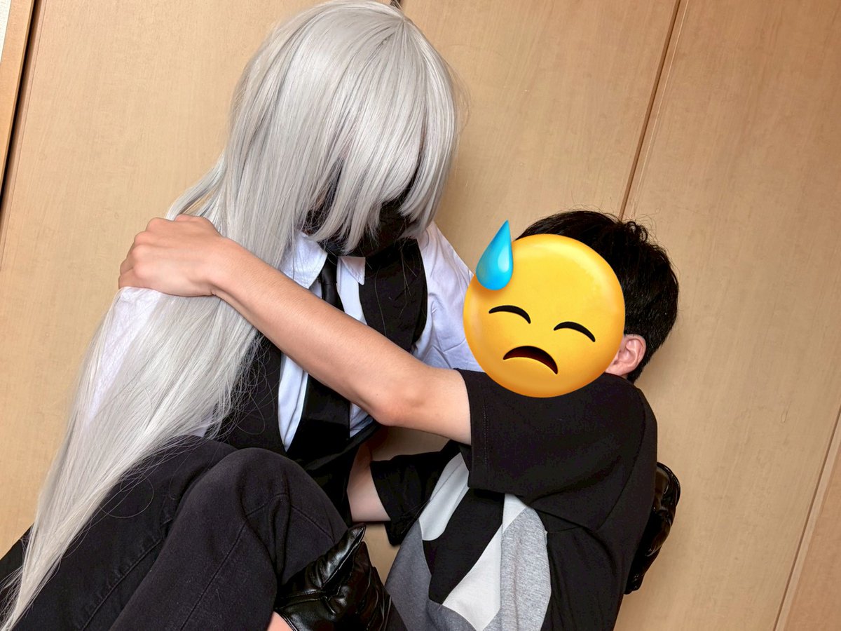 ArcShilo's tweet photo. 姫抱きされるカメラマン
 #コスプレ  #お姫様抱っこ https://t.co/DqdHy66pSA