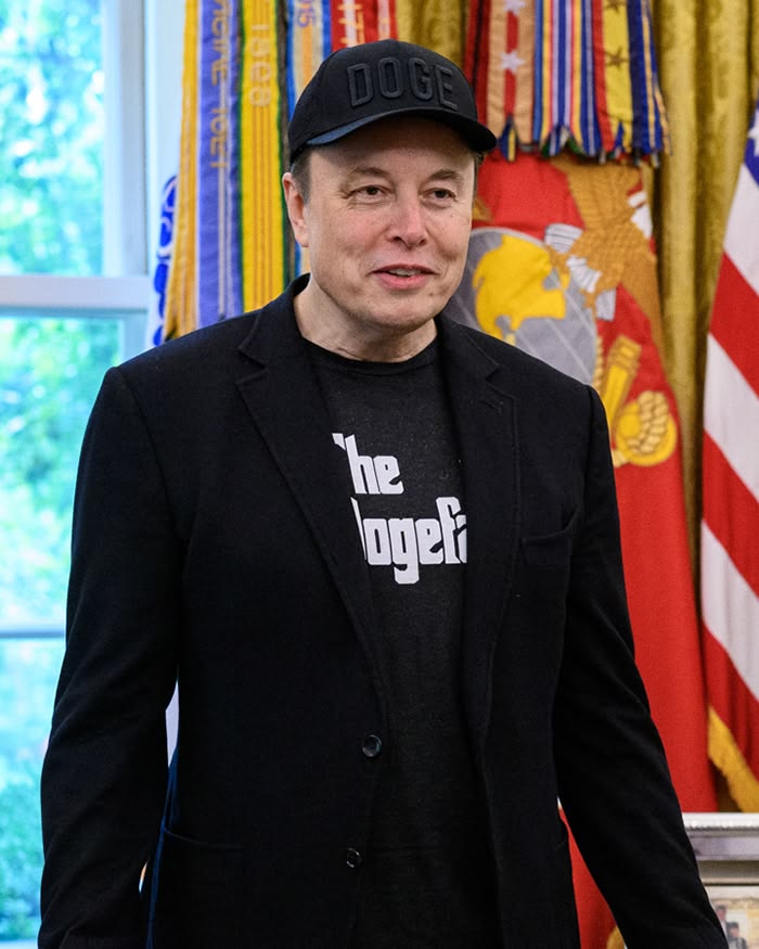 _USPerspective's tweet photo. Be honest 👇

What's your opinion on Elon Musk's DOGE role? 🇺🇸

A) Great for the country 🚀
B) Decent idea 👍
C) Neutral 🤔
D) Bad idea 👎 https://t.co/8nZt9906p1
