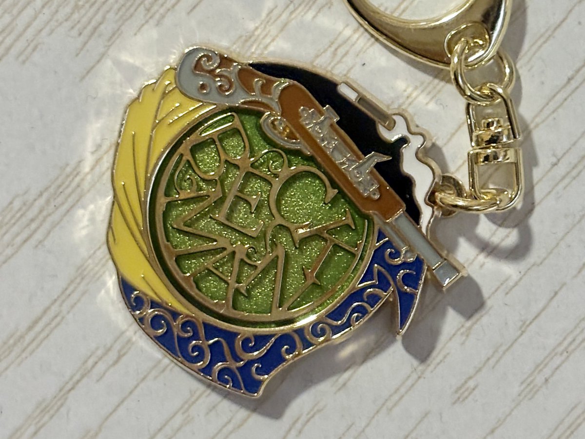 regxxxx16's tweet photo. 二次元浴びてきた🛍️
これは友達が見つけれてくれた貴重な推しのグッズ https://t.co/VtYp6orKj5