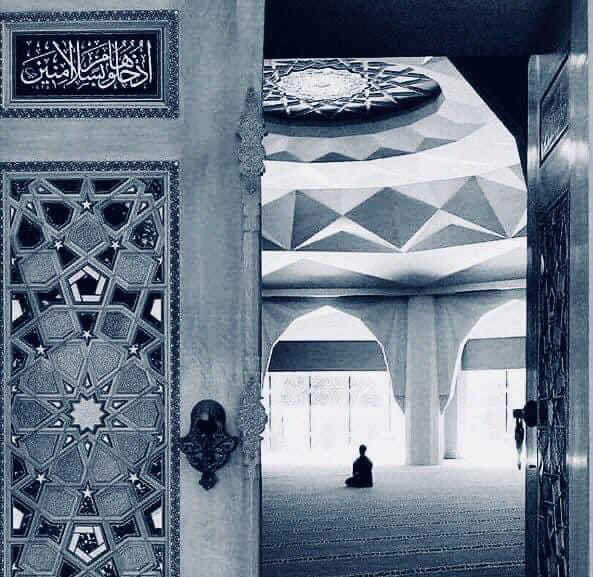 AdelAliBinAli's tweet photo. "الصلاة الخاشعة وقتٌ من الجنّة اقتطِعَ على الأرض." https://t.co/w3WKQc4aDV