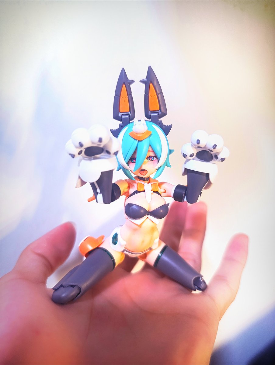 StoneKey10's tweet photo. My first female model kit 
#kit https://t.co/K4yvdTfwBn