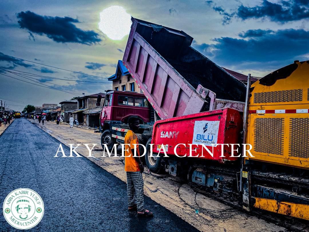 SafiyyaB1's tweet photo. Asphalt Overlay from Brigade Market to Gama A to Kwanar Gwagwarwa Police Station in Nasarawa Local Government by the administration of Gov. Abba Kabir Yusuf.

#AbbaIsWorking. https://t.co/45DSyzfQtM