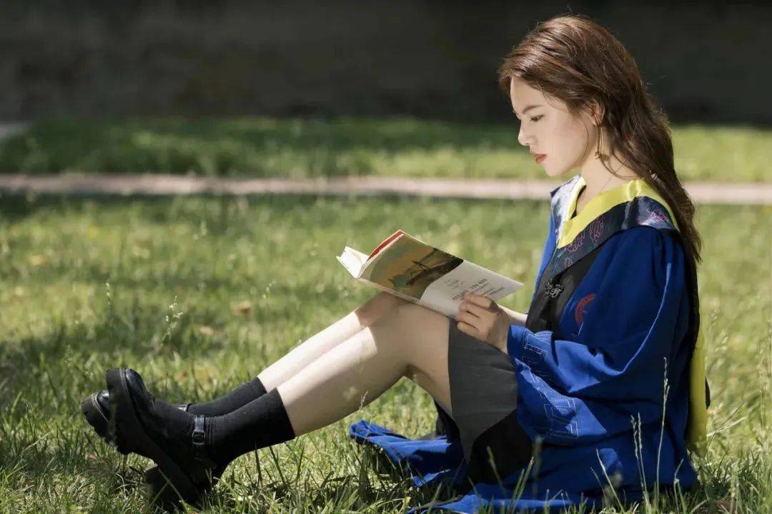 Bublik_Bubli's tweet photo. My college graduation just hit different—friends, late-night cramming, and all the messy magic of these 4 years. Grateful for every moment that made me who I am. https://t.co/frNzhEqFwG