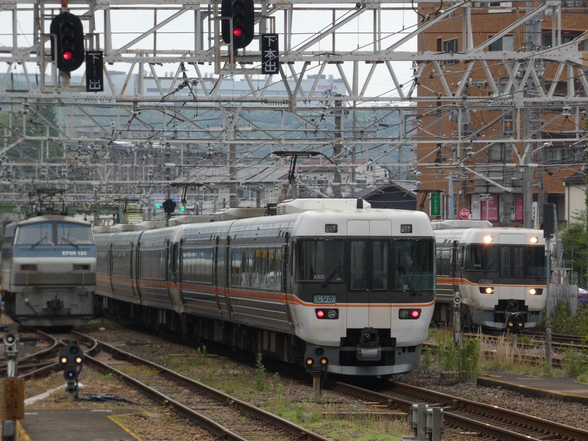 il_vp3's tweet photo. 奇跡の一枚6.6　多治見駅撮影
#EF66 https://t.co/li2vGULKW7