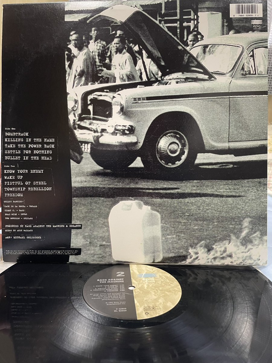 RAGE AGAINST THE MACHINE / RAGE AGAINST THE MACHINE 92年6月11日