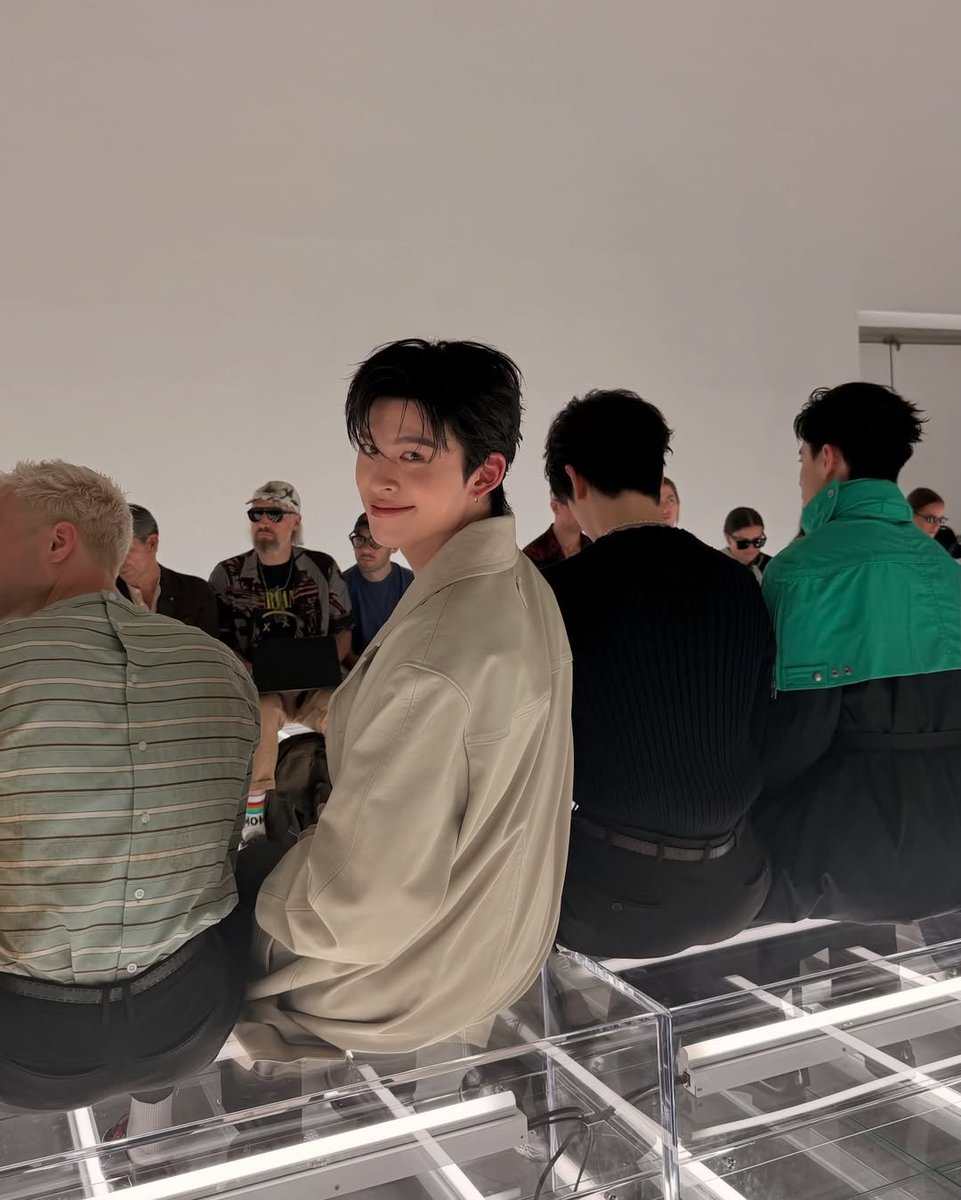 imyourhikun's tweet photo. ชอบการแต่งรูปของปอนด์จริงๆ หนุ่มปราด้าเทสดีมาก

POND PRADA SS27 IN MILAN 

#PradaSS27xPond
#PradaSS27 #Prada
#ppnaravit https://t.co/vaSfcYrCxx
