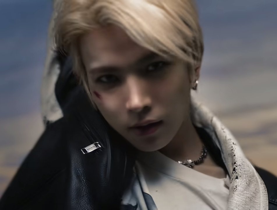 Enhee_grl's tweet photo. EVANNNNN RIDE OR DIEEEEE SO GOOOD 🔥🔥🔥❤️ 

RIDE OR DIE OUT NOW
#EVAN #에반 #RIDE_OR_DIE
#EVAN_1stDigitalSingle
#RIDE_OR_DIE_OutNow
@h_evva_n https://t.co/UEHm6KYsbZ