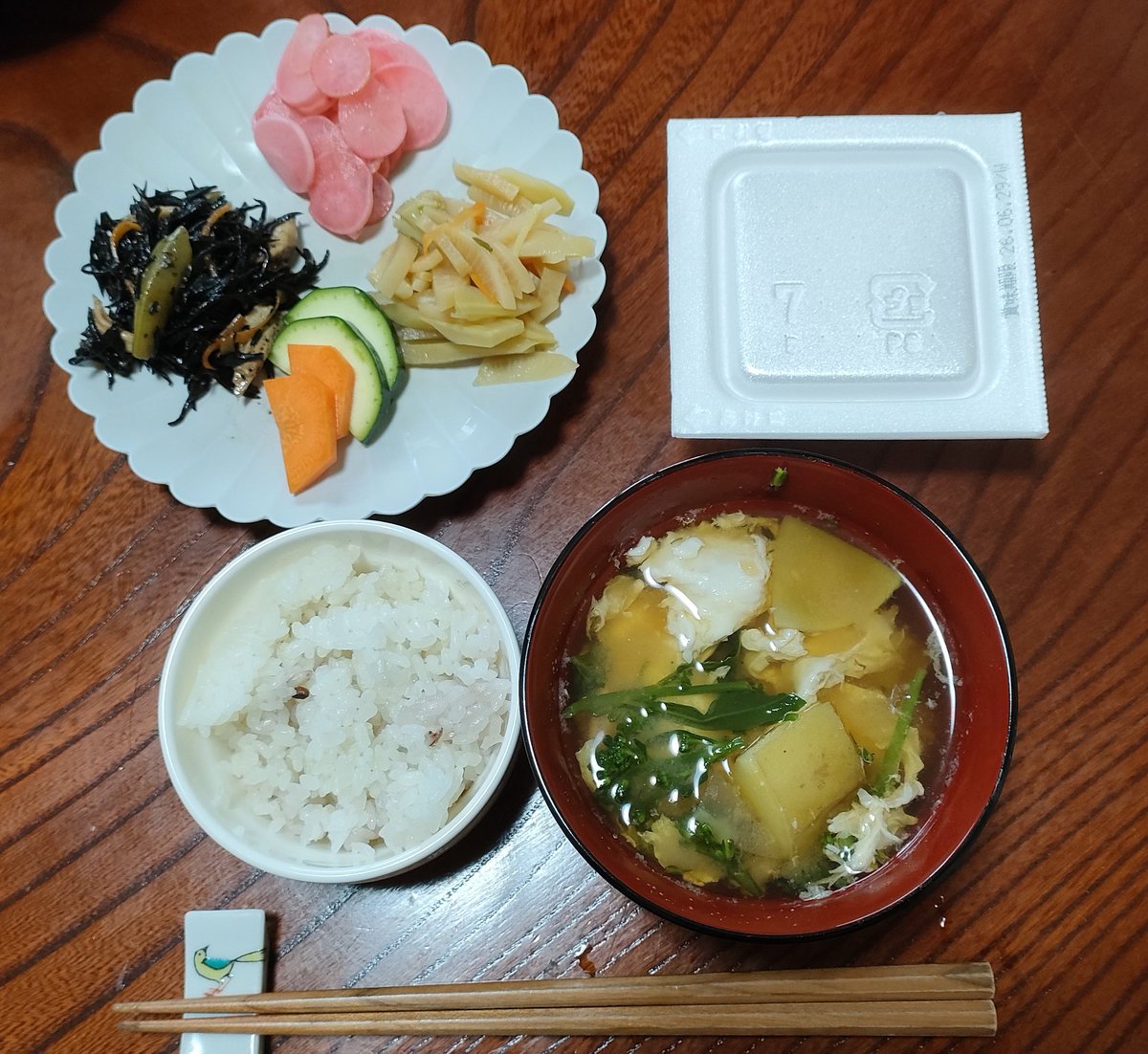 f_boundary's tweet photo. 晩ごはん

純和食！ https://t.co/OgXh71Lcim