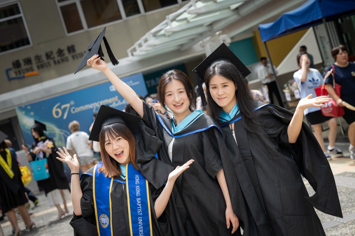 hkbaptistu's tweet photo. Every graduation photo tells a #BUtiful story — of hard work, friendship, family support and new beginnings.
Cherish the memories and connections you made at HKBU. Stay bold and keep shining ✨💙!
#HKBU #HKBU70Anniversary #Graduation #Classof2026 https://t.co/XAnq2grqdE