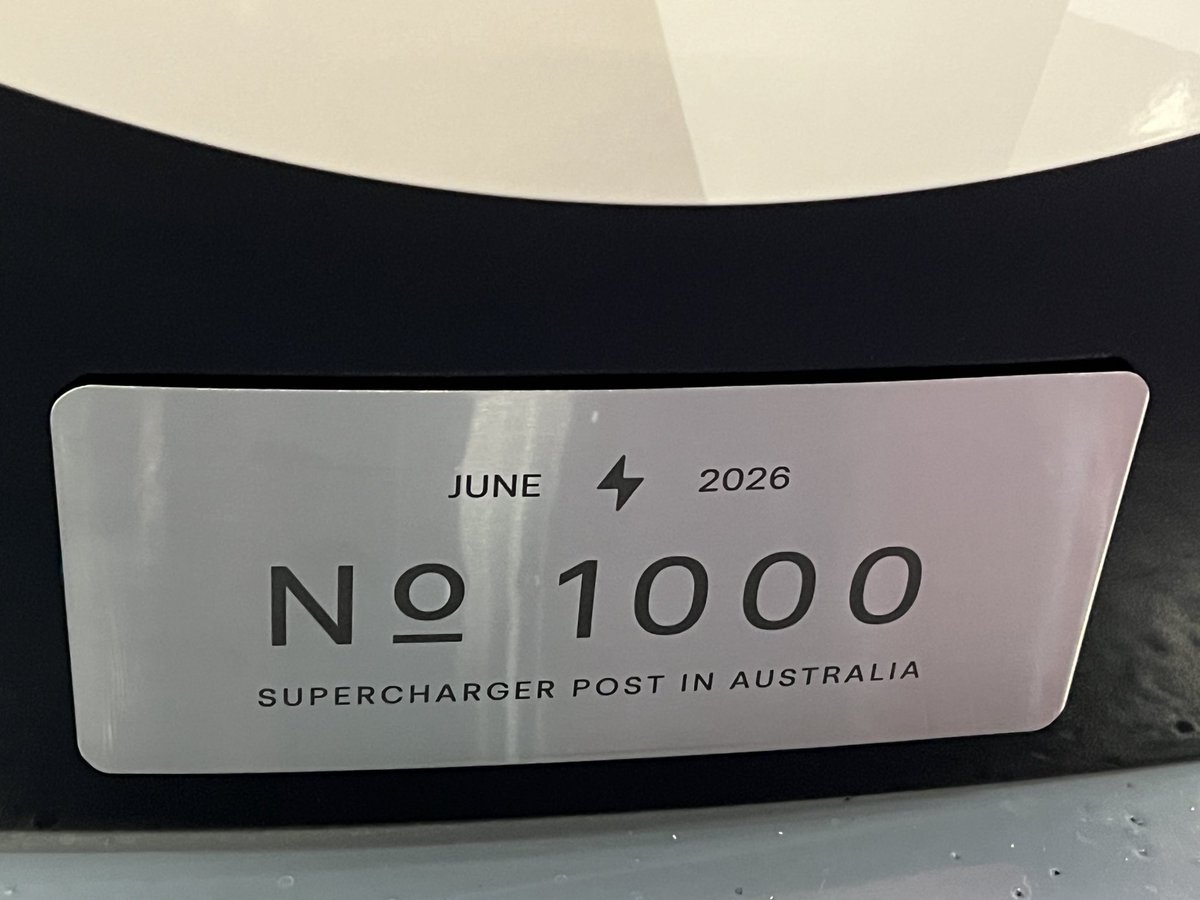 billtolson's tweet photo. Such a special occasion treating the Tesla to a top up at Australias 1000th Super Charger. We drove from Melbourne to Byron Bay for the experience! https://t.co/4mroYno3Up