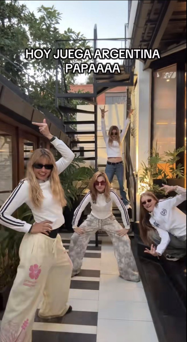 K4DYNA's tweet photo. por CÁBALA las K4OS deberían subir un video hoy e Ine deberia tener su pantalón  de siempre, la tiro… @lynetteladelfa_ @IneCivit @mechibitzer @taurozzi_  @K4OS_oficial 👀 https://t.co/F2JArxsJao