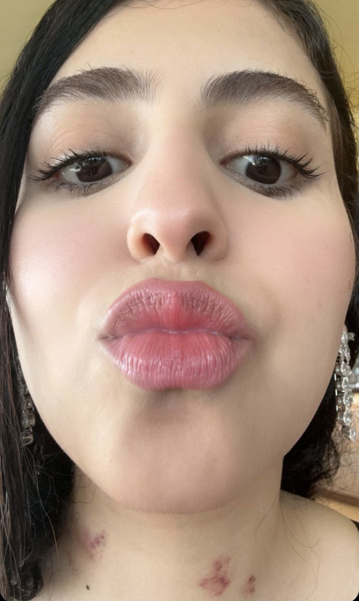 VIPzwh5d's tweet photo. 🍒حساب نشر فضايح الديوثين 🍒
ديوث حبيبتك أو زوجتك أو أختك 😉
نشر : دائم + مؤقت 🔥
لو تريد تنشر تعال سناب 🤩 https://t.co/zLXjJWaVmY