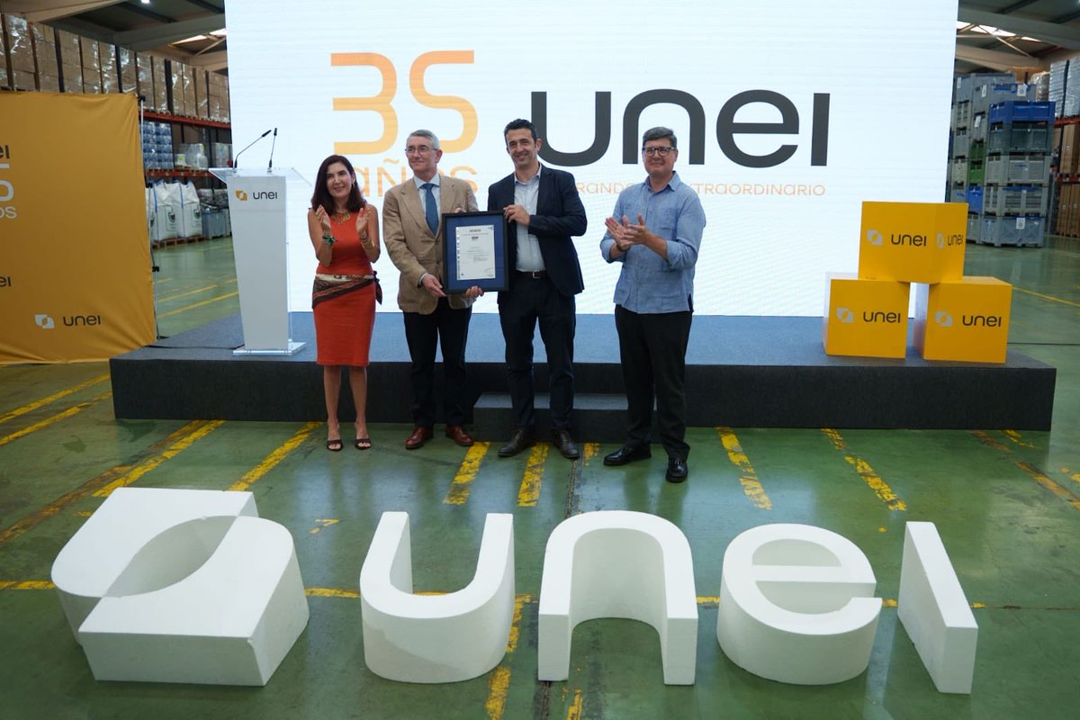 RBlancoEguren's tweet photo. Enhorabuena a #Unei por convertirse en la primera empresa de España 🇪🇸 en obtener la certificación “Compromiso con las Personas” de @AENOR. 

Un reconocimiento a 35 años demostrando que inclusión, empleo y excelencia empresarial pueden avanzar de la mano. https://t.co/z1SdAtzElD