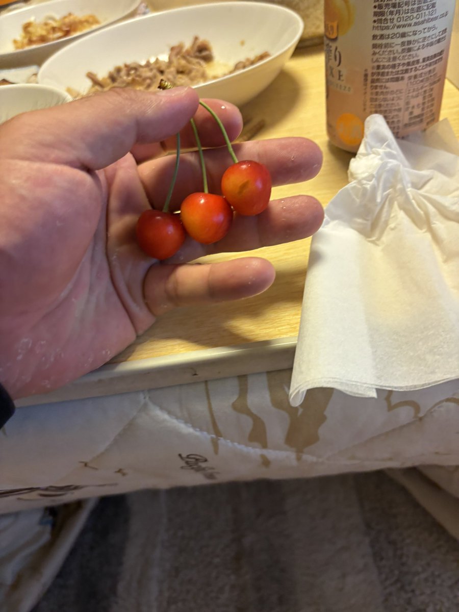 LikeMomokuro's tweet photo. さくらんぼ🍒なのにチェリーって言ってしまった（パチンカス） https://t.co/qxiXBroHJg