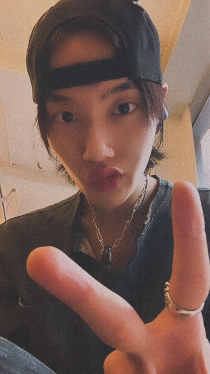 jluonvhe0's tweet photo. なんかめっちゃ痩せてる？(;ᴗ;) 相変わらずかっこいいけども(;ᴗ;) https://t.co/LaFKZgtjSU