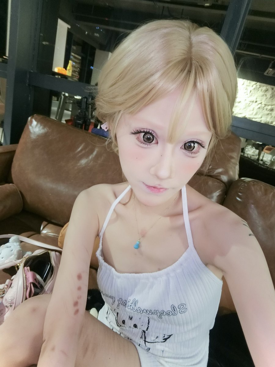 Aababecandy's tweet photo. 感觉自己御御的˶>ᗜ<˶ https://t.co/cZPid6gDuA