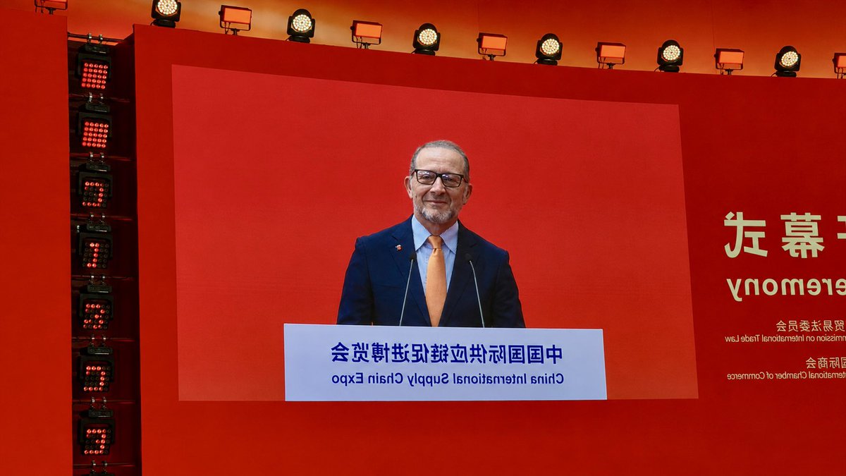 di_giovannig's tweet photo. Italian Chamber of Commerce &amp; the EU Chamber at the 4th China International Supply Chain Expo in Beijing. Strong supply chains remain key to growth, resilience &amp; connectivity. #CISCE #Eni #EUCCC #CCIC https://t.co/bsABKmbwTy