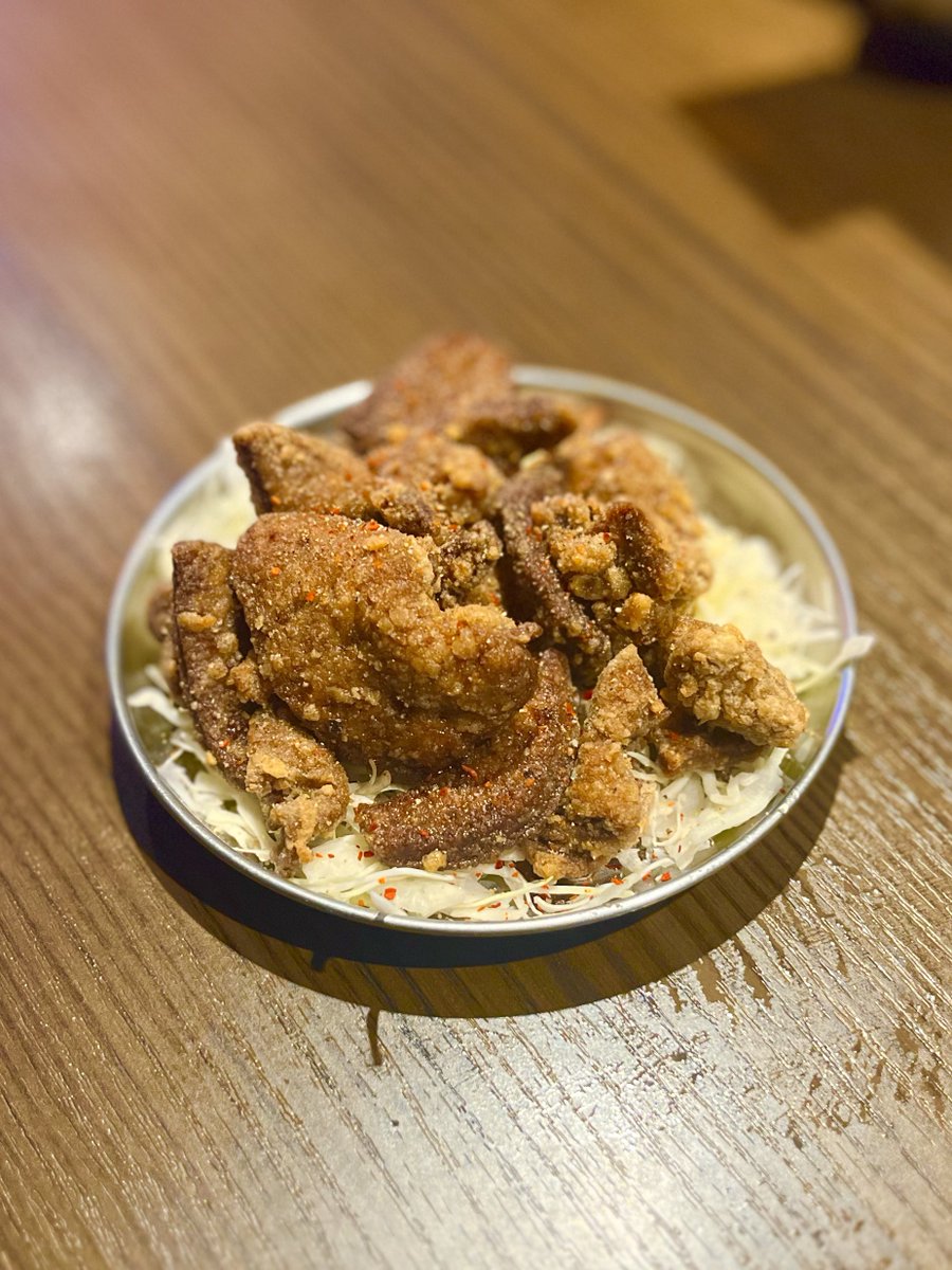 stand_kyfs's tweet photo. 6/22(月)のオススメ

豚レバー唐揚げ
豚軟骨の魯肉飯
サーモンとイカの中華ユッケ
エビチリ https://t.co/nHtRP421ae