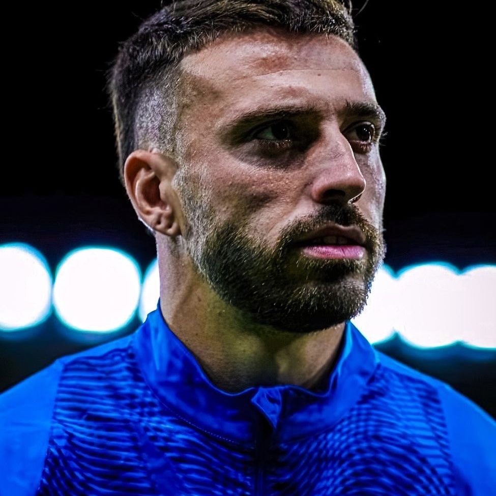 TouchlineX's tweet photo. 🚨 𝗡𝗘𝗪: Spanish defender Mario Gila is one step away from signing for Napoli for around €15m. 

— @COPE https://t.co/10LBd7akwv