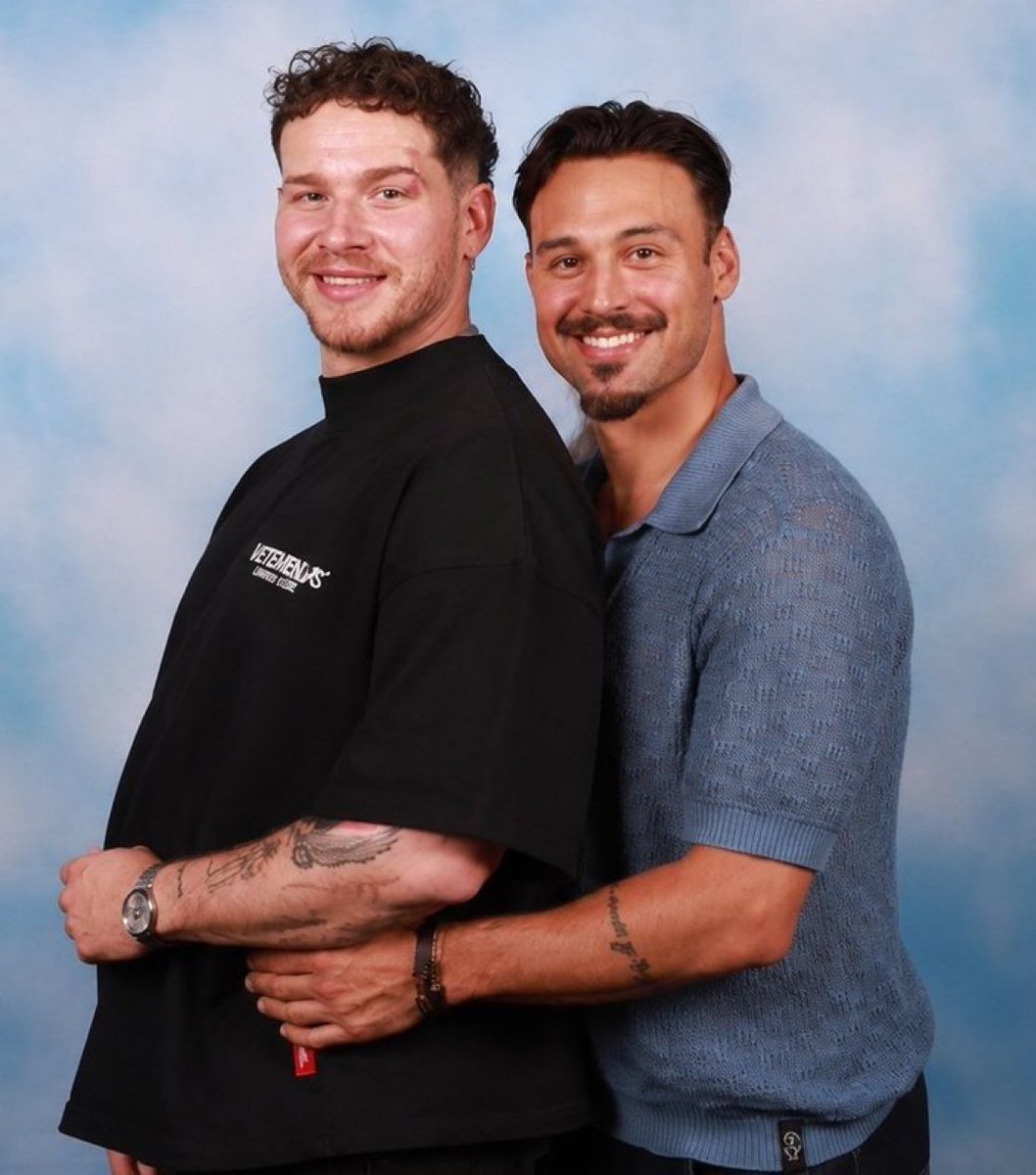 buckleydiazed's tweet photo. congrats to the happy couple 👶🍼 https://t.co/vVcRRl8etm