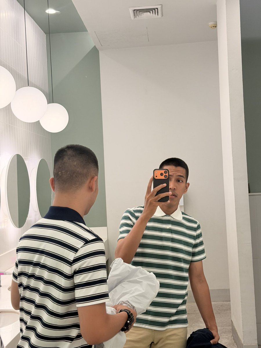 thanpdumns's tweet photo. ซื้อ 1 แถม 1 https://t.co/gIEYG2QUdq