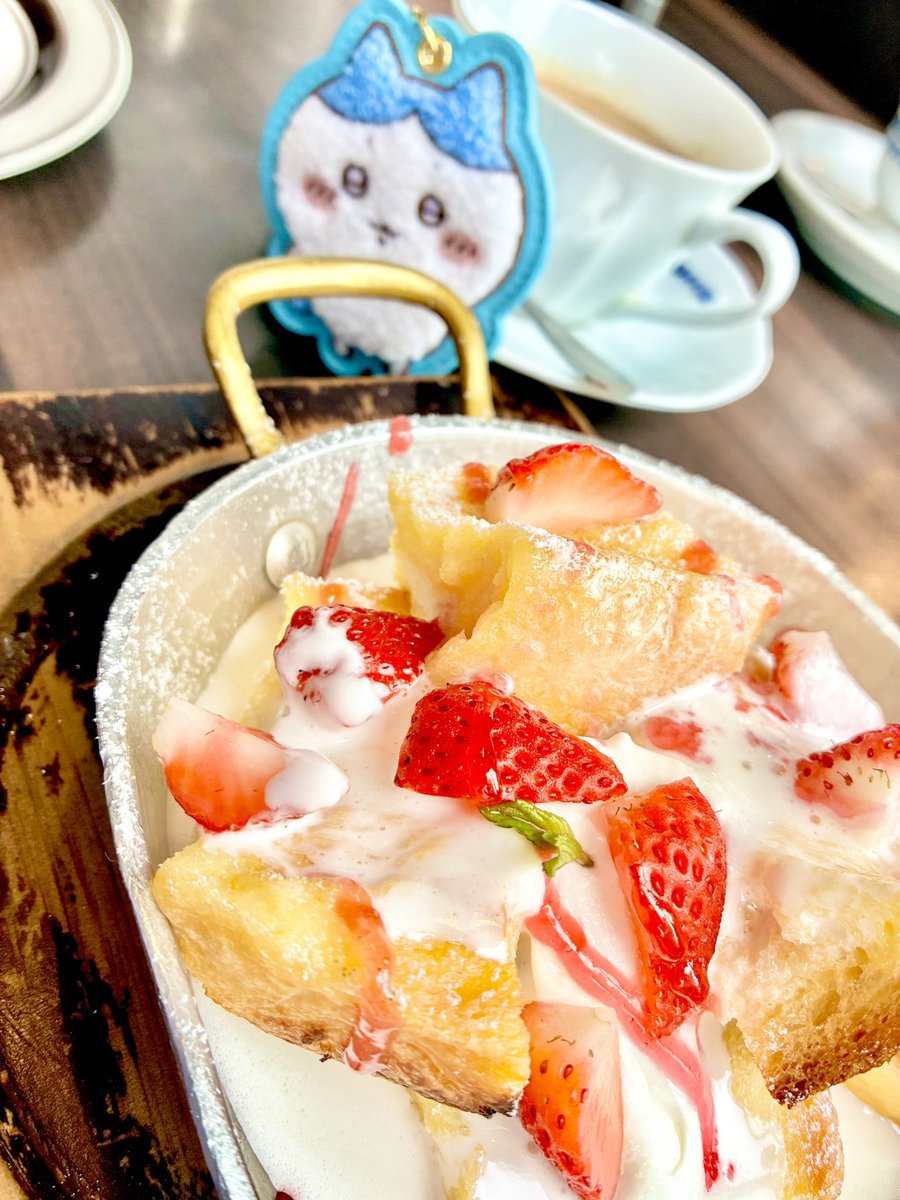 izumo86's tweet photo. 星野珈琲の苺のフレンチトースト🍓 https://t.co/VUy0dUgXEd