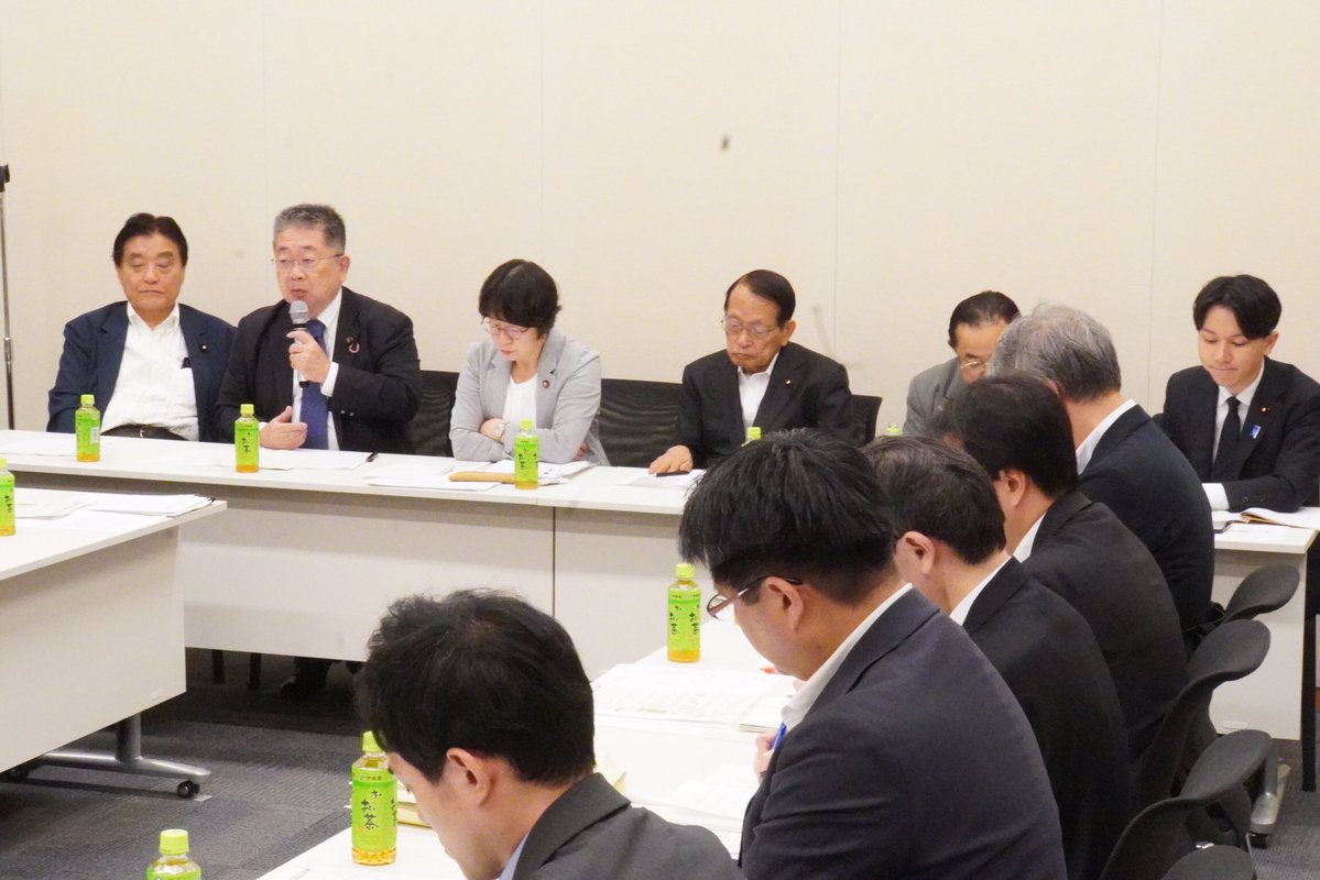kirajimusyo's tweet photo. 超党派空襲議連（空襲被害者等の補償問題について立法措置による解決を考える議員連盟）総会に参加

80年過ぎてもなお解決されていない空襲被害者のみなさんの救済について、一刻も早い救済法の提出と成立を。昨年はあと一歩のところで実現できませんでしたが、今国会では必ず！引き続き力を合わせたい https://t.co/3fPkjBNKnj