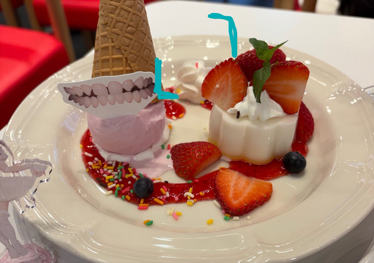 okitaraa4ta's tweet photo. 写真見返してたら、ゆなちゃんのイラストクッキー？みたいなの、自分のやつに付いてなかった(  ߹꒳​߹ )
歯に夢中で気づかなかったよー。。ｴｰﾝ https://t.co/dPgUEBsbO9