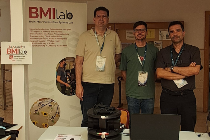 asociacionruvid's tweet photo. 🦶🏼 ReAnkleSys, plataforma robótica avanzada para la rehabilitación del tobillo https://t.co/5oR188OR6Z

Proyecto liderado por Eduardo Iáñez Martínez, del grupo Brain-Machine Interface Systems Lab de la Universidad Miguel Hernández de Elche https://t.co/GvyOx9K1yM