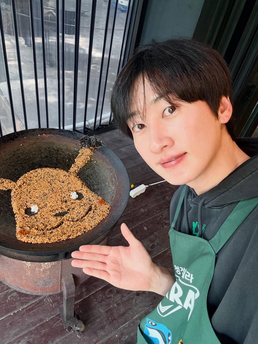 TheLees_HyukHae's tweet photo. #EUNHYUK #은혁 IG UPDATE WITH https://t.co/QXSHslqijj