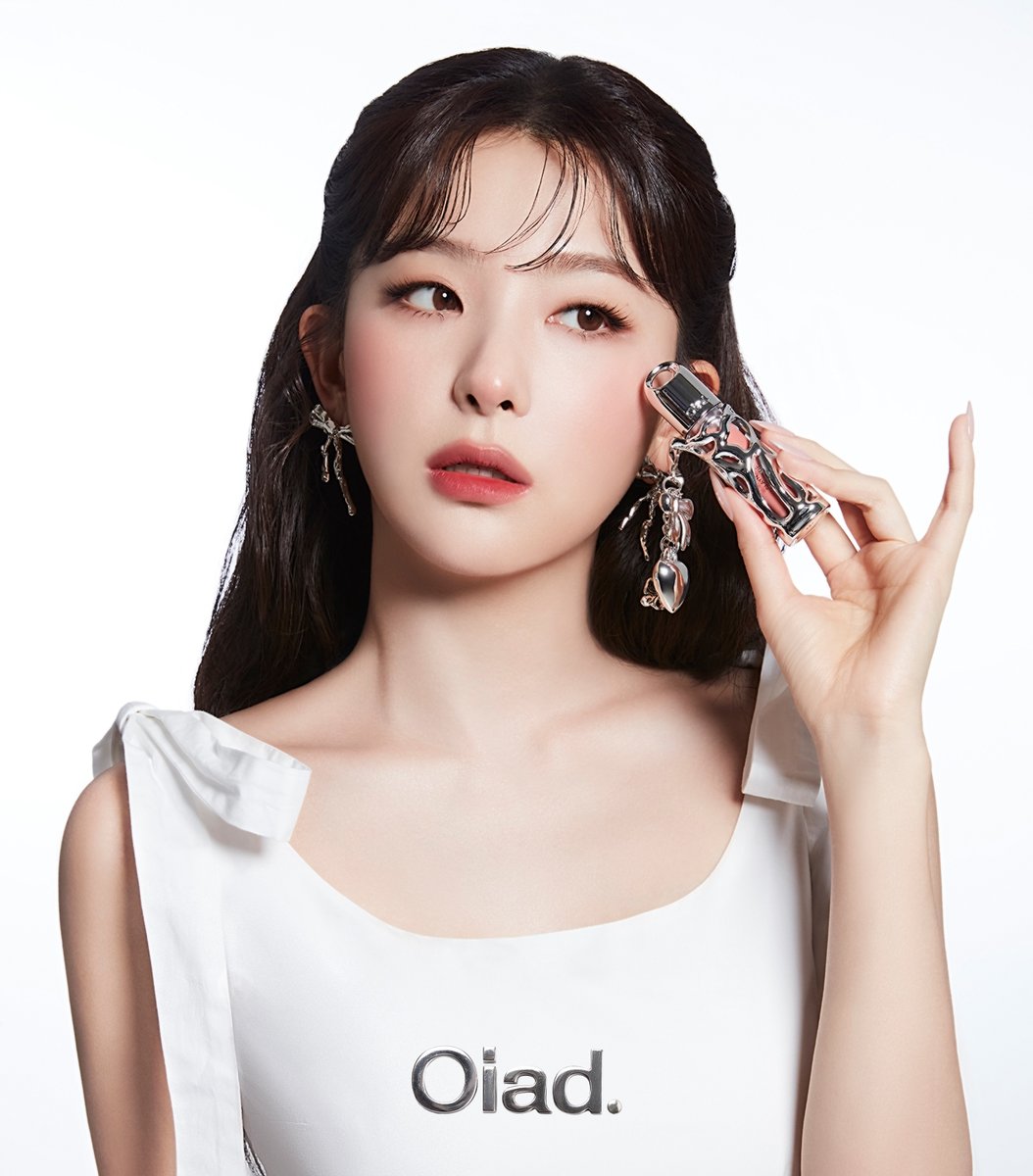 Oiad_Xofficial's tweet photo. 슬기님은 사슴이에요.
자꾸 내 마음을 녹용..💛
-
여러분, 그거 아시나요?
슬기님 PICK 센즈 컬러가 베스트셀러라는 사실!

여릿하게 퍼지는 라즈베리 빛의 뉴트럴 로즈 컬러를
입술에 톡톡 물들이면 원래 내 입술인 듯
맑고 생기 있는 온기를 머금어 줘요! 🌹💛

꾸민 듯 안 꾸민 듯, 자연스러운 무드까지 완성해준답니다! 💛