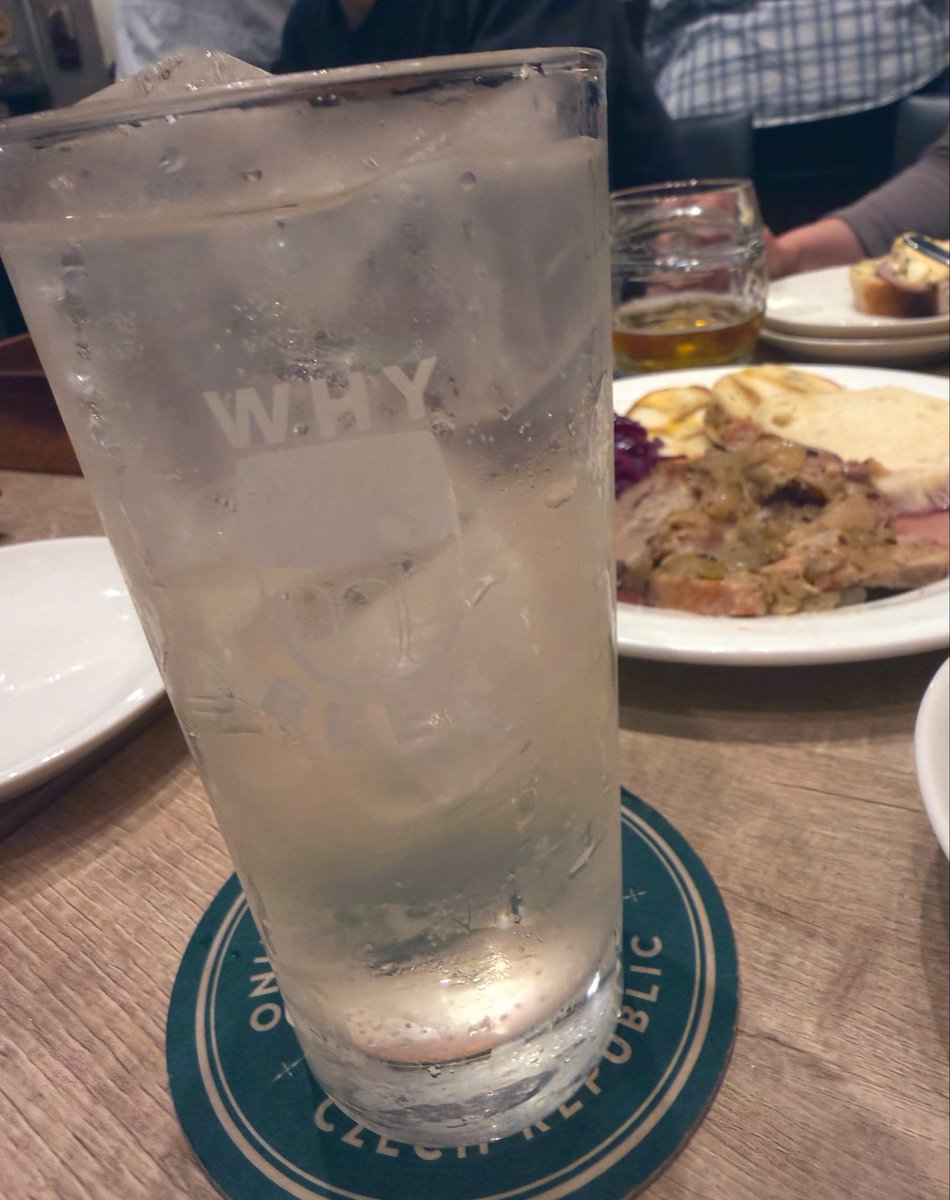 kanade_BW's tweet photo. WHY BEER?さん🍻5周年おめでとうございます✨
日本でチェコの新鮮なビールを頂ける事、本当に幸せだなと思います🥹🙏 https://t.co/CmEpKLgIaU