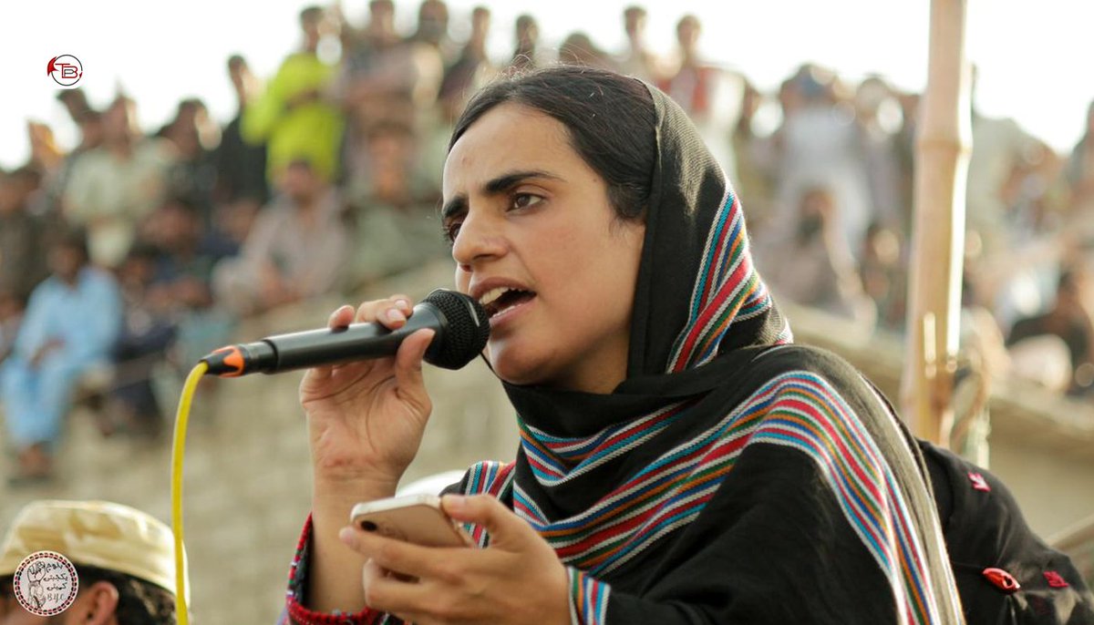 Balochistan_Inf's tweet photo. ریاستی پالیسیوں کے غلط رخ نے بلوچ خواتین کو مسلح تحریک کی طرف دھکیل دینا شروع کیا ہے اور اگر یہی روش برقرار رہی تو یہ پالیسی جلد بیک فائر کرے گی کیونکہ پرامن سیاسی جدوجہد کے راستے پہلے ہی ریاست کی جانب سے بند کیے جا رہے ہیں۔
@KiyyaBaloch @AmirRana https://t.co/qe5ZOOTk5a