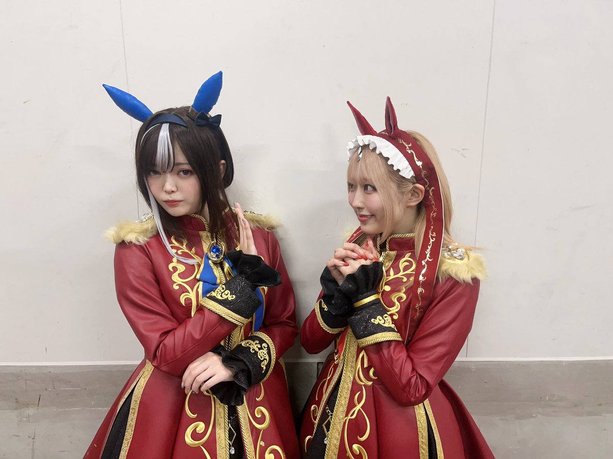 s_hitomi_'s tweet photo. #ウマ娘7th東京D2
『めにしゅき♡ラッシュっしゅ！』
大好きな曲！歌えて嬉しかったです❤︎

アドマイヤグルーヴ役の鈴木日菜ちゃんと🧊✨
アルヴさんはディザイアと同室なのです！
ディザイアがアルヴさんにしてるから、日菜ちゃんには私から聖女の加護を授けます🙏✨
これからもよろしくね〜🥰✨✨ https://t.co/s3FdMlghZa