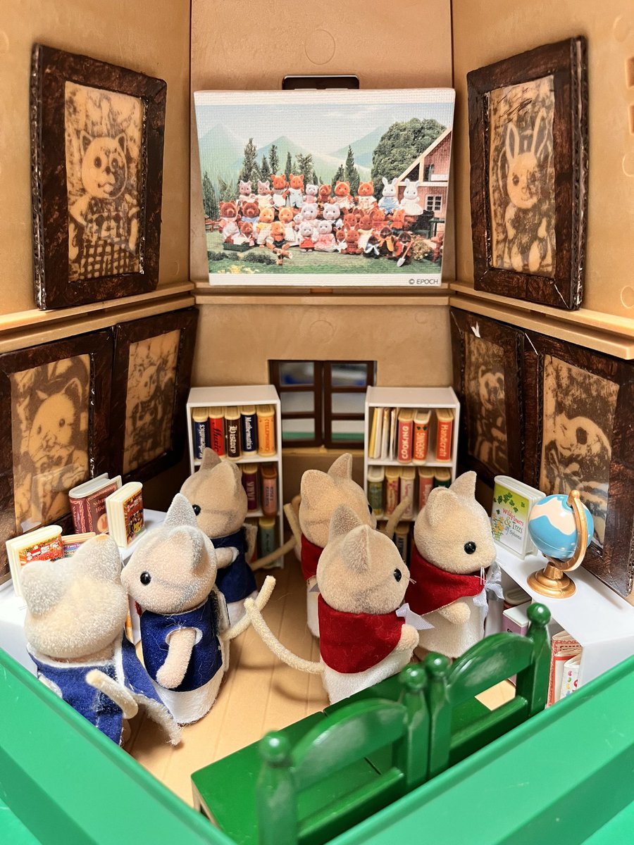 moyopul's tweet photo. げんきなこねこちゃんたちが図書館に来ました。
#シルバニアファミリー
#図書館 https://t.co/CS9uaU3aGU