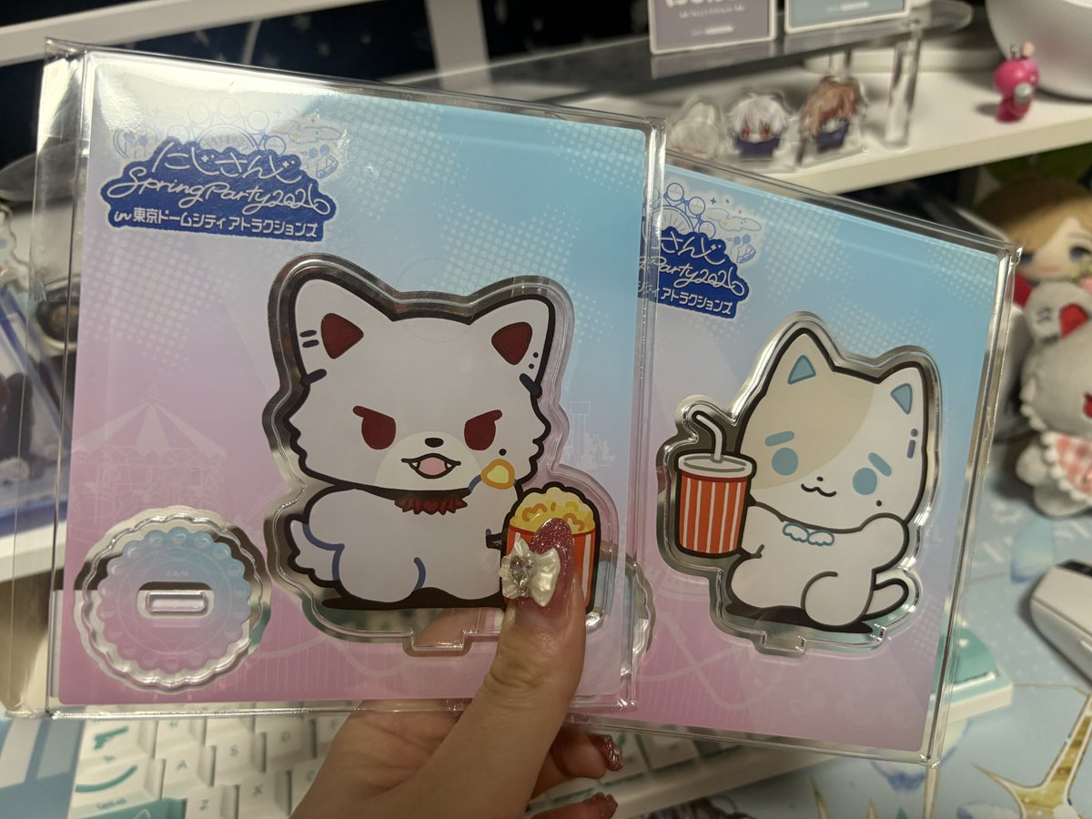 mochoo_n's tweet photo. たうんのアクスタミニアクスタだと思ってたけどでっかwwwwwwwwwwwwwwwwwwwwwwwwいや、ミニにしてはちょっと高いなと思ったけどwwwwwwwwwwwwwwwwwwwwwwww https://t.co/ejQOZbIIaD
