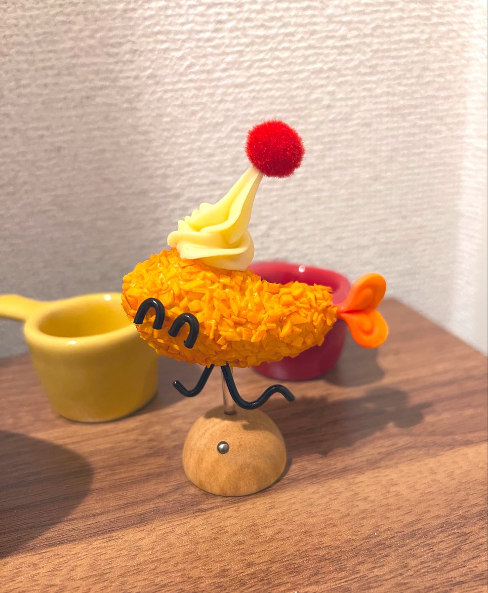 sora_sk__y's tweet photo. うちの可愛くなった玄関見て👀
nap/なっぷ(@nap_dawn )さんちの🍤ちゃんと
樹脂粘土工房JACK(@JACK69121633 )さんちの🐥ちゃん
帰ってくるたびワクワクするおうちになった⸒⸒⸜( ˶'ᵕ'˶)⸝♡ https://t.co/GUrE5Jetxd