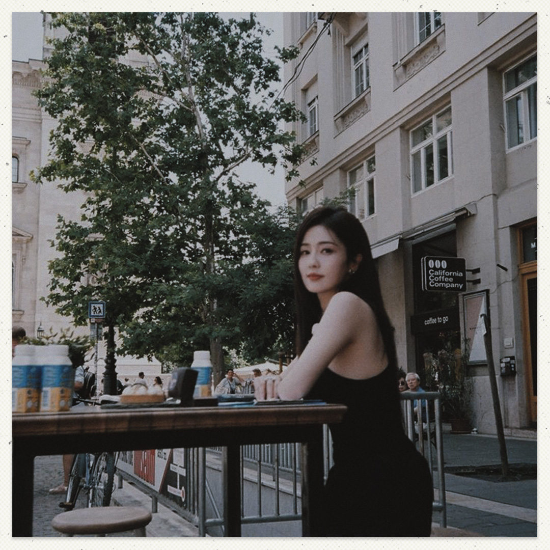 flamboeyant's tweet photo. ㅤ⟟ 𝗦𝗼𝗺𝗲𝘄𝗵𝗲𝗿𝗲 𝗶𝗻 𝗟𝗼𝗻𝗱𝗼𝗻
ㅤaround 10.30 am

Jalan-jalan mengelilingi satu bagian kecil di London di hari terakhir sebelum kembali ke Jakarta. Kemungkinan besar mencari makan, cemilan, dan juga oleh-oleh. Arahnya ke mana? Hanya 𝑎𝑝𝑝𝑙𝑒 𝑚𝑎𝑝𝑠 yang tahu. https://t.co/lby0SQnpDd