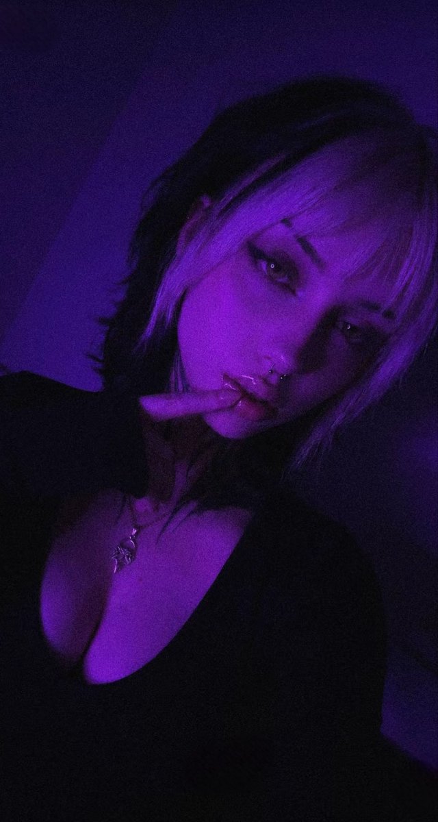 FindomKittyGirl's tweet photo. If you’re looking for love, keep scrolling.

If you’re looking for a Mommy to spoil, you’re exactly where you belong.

💸🐾
#Findom #MoneySlave #PayPig #KittenSub https://t.co/G6WOZmh9iu