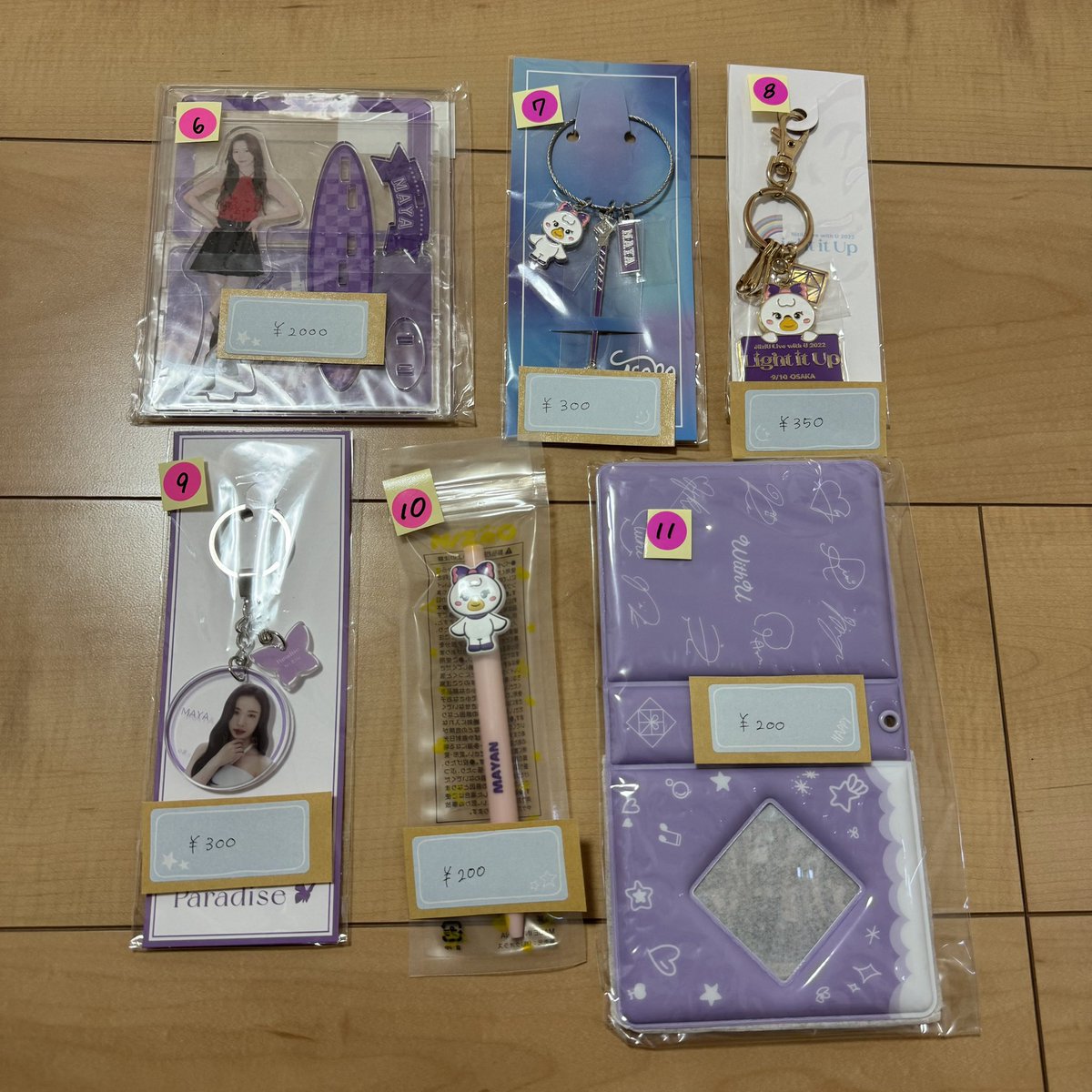 riiiku0's tweet photo. NiziU グッズ トレカ 缶バッジ 交換 買取

⭐️画像3枚目をよくお読みください。

譲▶︎画像1.2枚目

求▶︎画像の金額➕送料
       （メルカリの場合は送料要りません。）

#NiziU #NiziU交換 https://t.co/3EiLr4nN3F