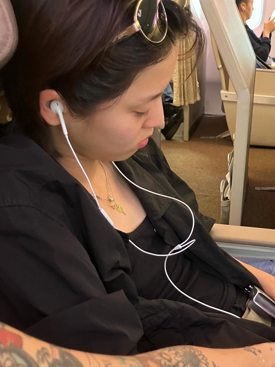 파도 tweet media