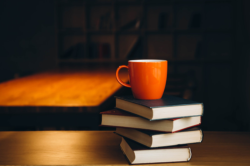oxF4dIVB6gViXUi's tweet photo. [Join our neighborhood book swap this Sat 10am at the community garden! Bring gently used books, take new reads, chat with neighbors—free u0026 fun!]， https://t.co/motHgxu44I