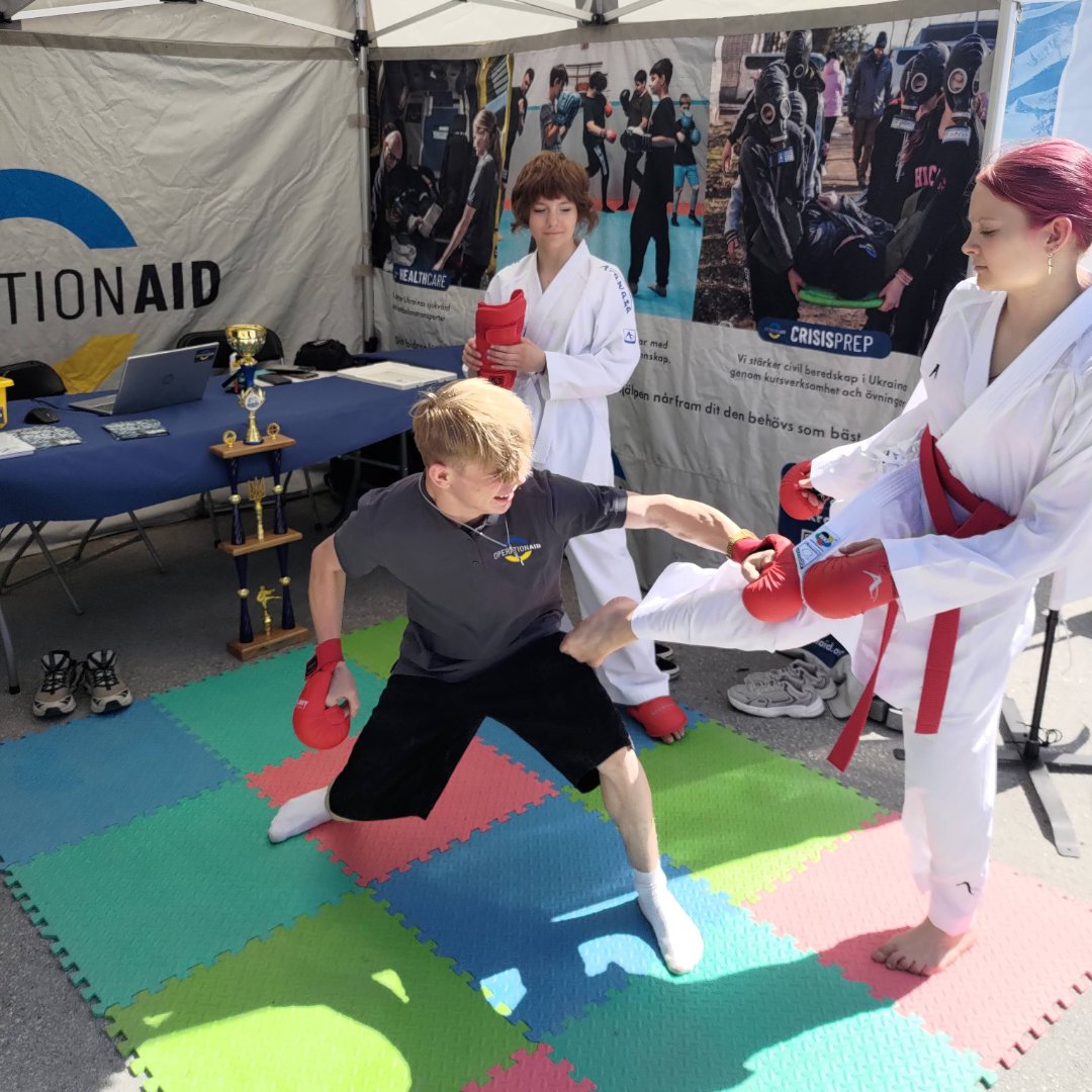 OperationAid_SE's tweet photo. OPERATIONAID ÄR PÅ PLATS I ALMEDALEN! 
👉 Träffa oss i Ukrainska Hubben, Hamnplan plats 207

Våra kollegorna som varje dag arbetar närmast fronten har kommit till vårt bås i Ukrainska Hubben på Gottland ända ifrån Mykolajiv, Cherson och Odessa. https://t.co/BPwRCJcJ5w